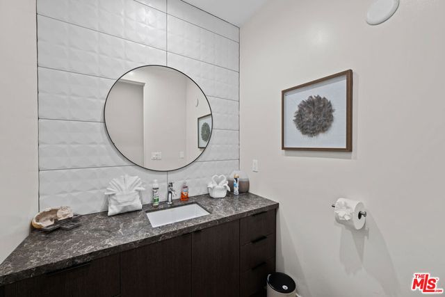 1622 S Bedford Street, Los Angeles, CA 90035