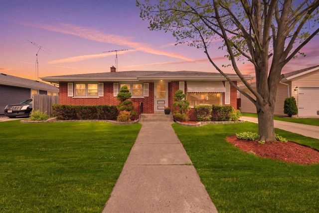 1615 17th AVENUE, Kenosha, WI 53140