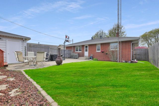 1615 17th AVENUE, Kenosha, WI 53140