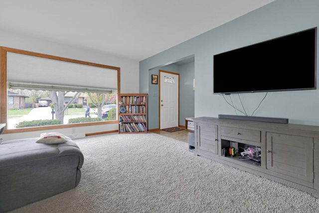 1615 17th AVENUE, Kenosha, WI 53140