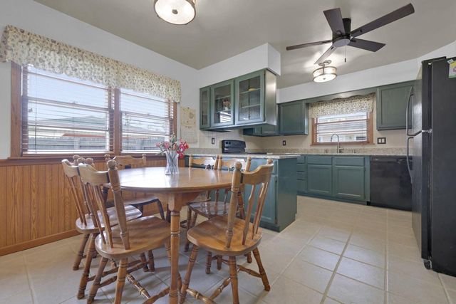 1615 17th AVENUE, Kenosha, WI 53140