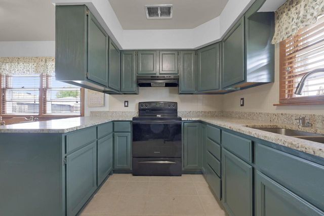 1615 17th AVENUE, Kenosha, WI 53140