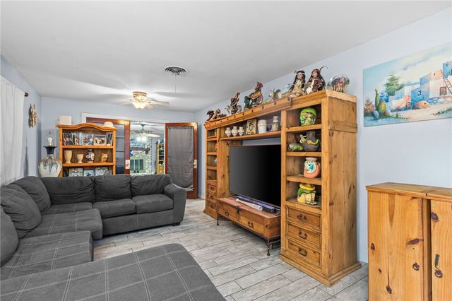 3222 Casa De Palmas Dr, Corpus Christi, TX 78411