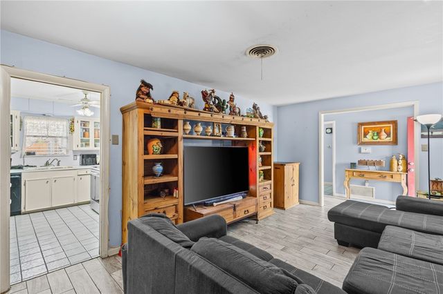 3222 Casa De Palmas Dr, Corpus Christi, TX 78411