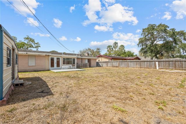 3222 Casa De Palmas Dr, Corpus Christi, TX 78411