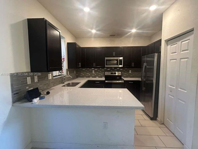 6501 N Anise Ct, Davie, FL 33314