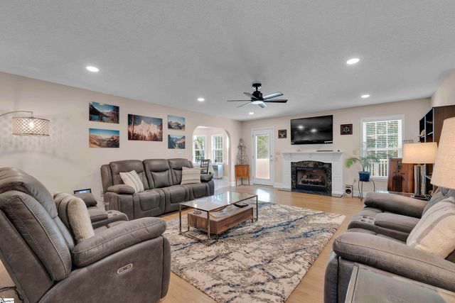 532 Dominion Way, Boiling Springs, SC 29316