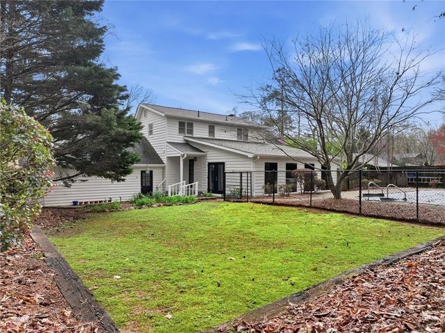 141 Lake Somerset NW Crest, Marietta, GA 30064