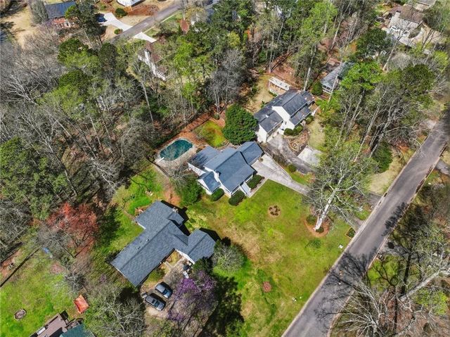 141 Lake Somerset NW Crest, Marietta, GA 30064