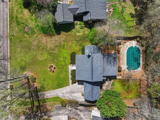 141 Lake Somerset NW Crest, Marietta, GA 30064