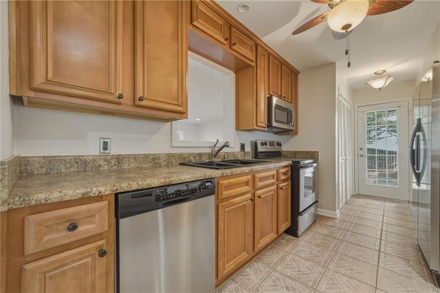 141 Lake Somerset NW Crest, Marietta, GA 30064