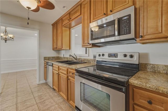 141 Lake Somerset NW Crest, Marietta, GA 30064