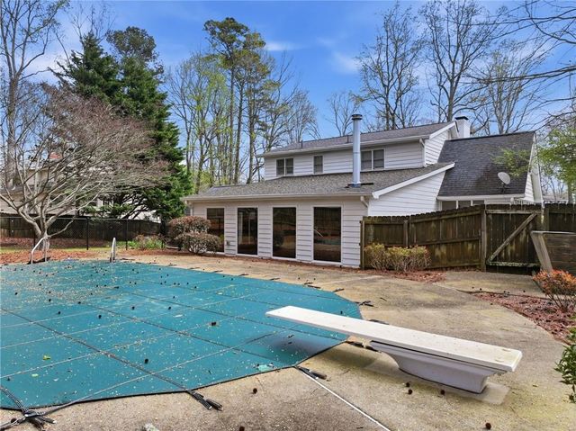 141 Lake Somerset NW Crest, Marietta, GA 30064