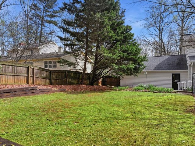 141 Lake Somerset NW Crest, Marietta, GA 30064