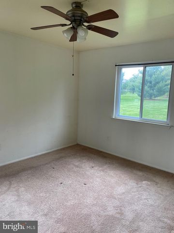 2715 ADAMS CT, North Wales, PA 19454