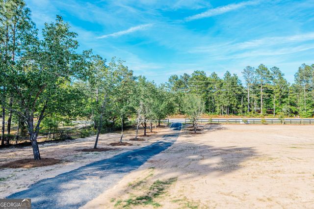 1420 Gunters Mill Road, Byron, GA 31008