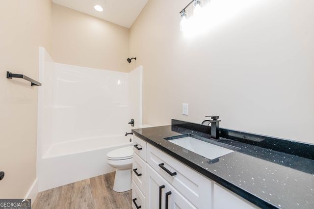 1420 Gunters Mill Road, Byron, GA 31008