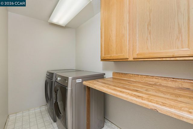 1087 Hillside Dr, Martinez, CA 94553