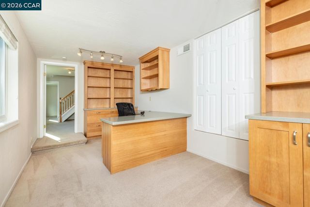 1087 Hillside Dr, Martinez, CA 94553