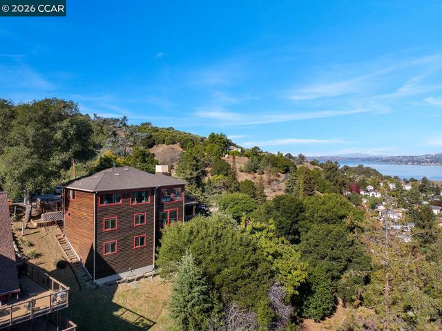 1087 Hillside Dr, Martinez, CA 94553