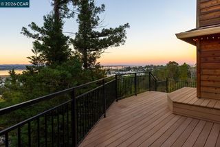 1087 Hillside Dr, Martinez, CA 94553