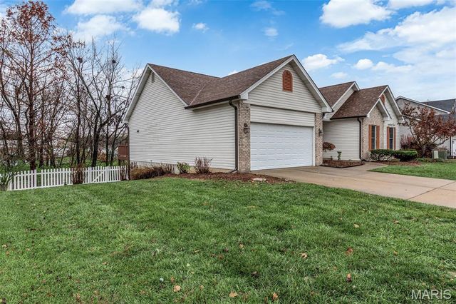 119 Courtfield Drive, O'fallon, MO 63366