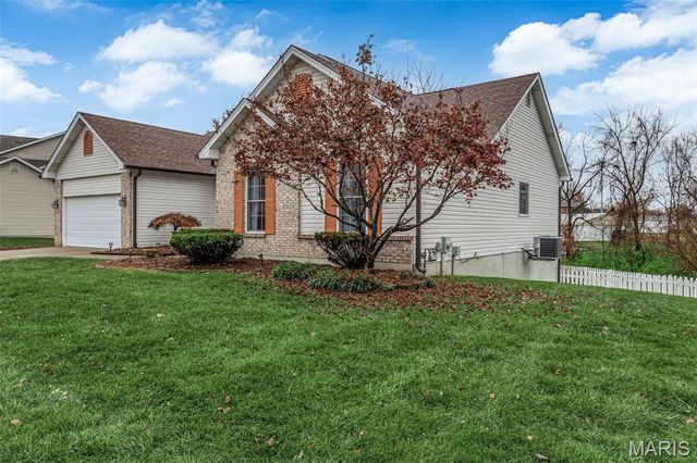 119 Courtfield Drive, O'fallon, MO 63366