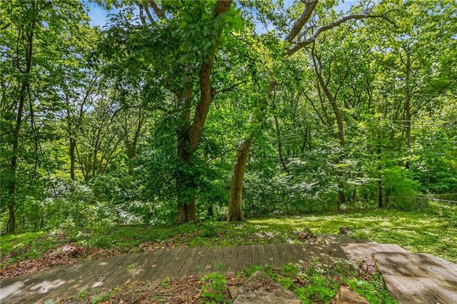 6512 NW Quail Run Drive, Kansas City, MO 64152