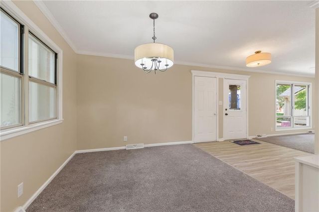 6512 NW Quail Run Drive, Kansas City, MO 64152