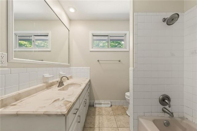 6512 NW Quail Run Drive, Kansas City, MO 64152