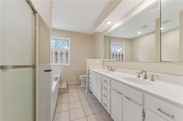 6512 NW Quail Run Drive, Kansas City, MO 64152