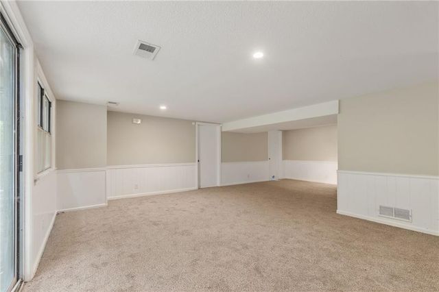 6512 NW Quail Run Drive, Kansas City, MO 64152