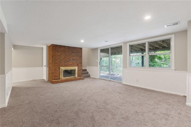 6512 NW Quail Run Drive, Kansas City, MO 64152