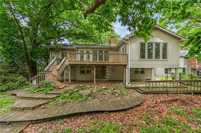 6512 NW Quail Run Drive, Kansas City, MO 64152