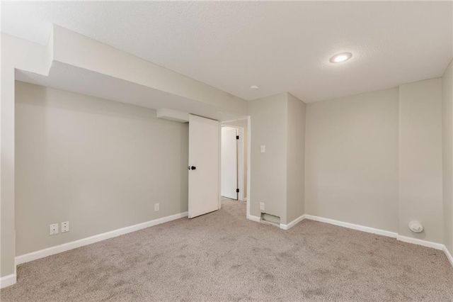 6512 NW Quail Run Drive, Kansas City, MO 64152