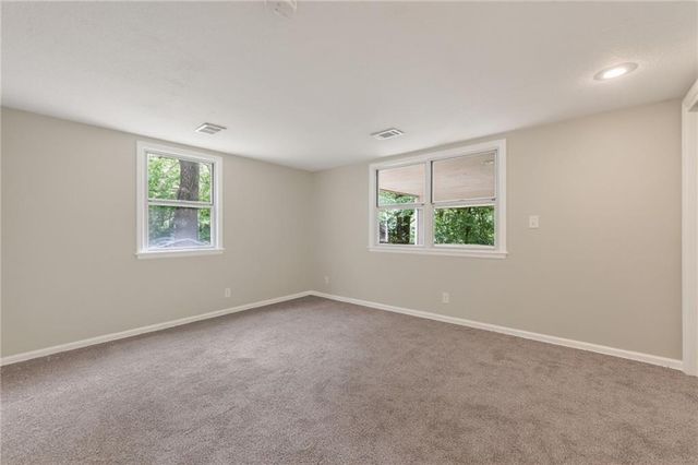 6512 NW Quail Run Drive, Kansas City, MO 64152