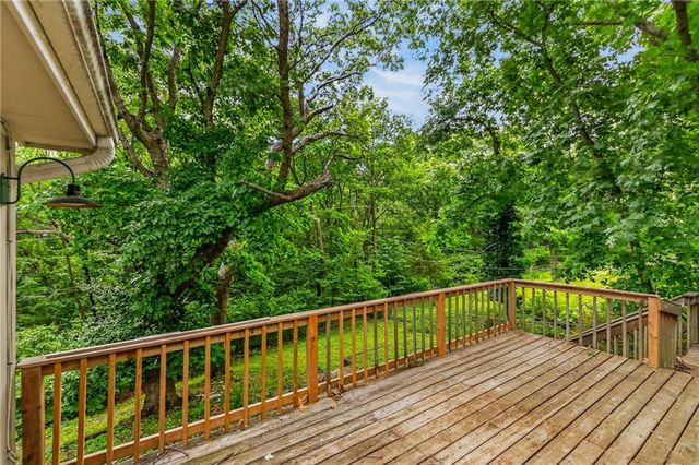 6512 NW Quail Run Drive, Kansas City, MO 64152