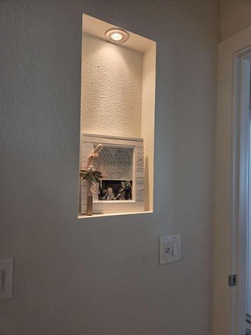 8328 Canyon Oak Dr, Citrus Heights, CA 95610