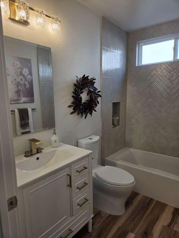 8328 Canyon Oak Dr, Citrus Heights, CA 95610