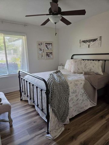 8328 Canyon Oak Dr, Citrus Heights, CA 95610