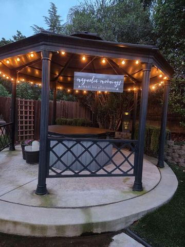 8328 Canyon Oak Dr, Citrus Heights, CA 95610