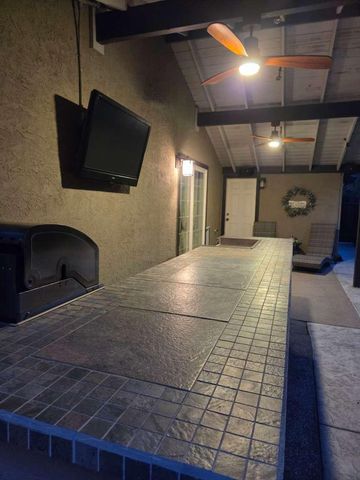 8328 Canyon Oak Dr, Citrus Heights, CA 95610