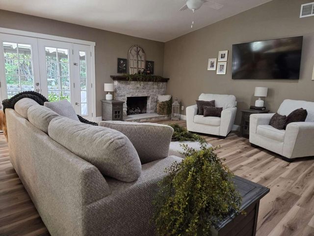 8328 Canyon Oak Dr, Citrus Heights, CA 95610