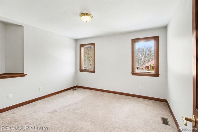 5245 Fleming Road, Fowlerville, MI 48836