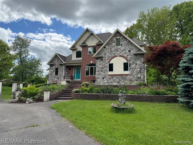 5245 Fleming Road, Fowlerville, MI 48836