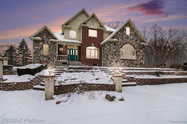 5245 Fleming Road, Fowlerville, MI 48836