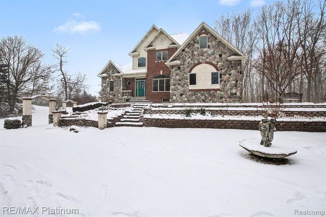 5245 Fleming Road, Fowlerville, MI 48836