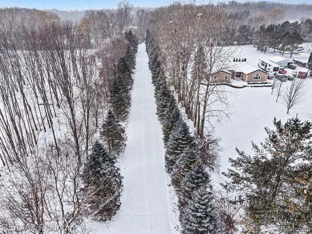 5245 Fleming Road, Fowlerville, MI 48836