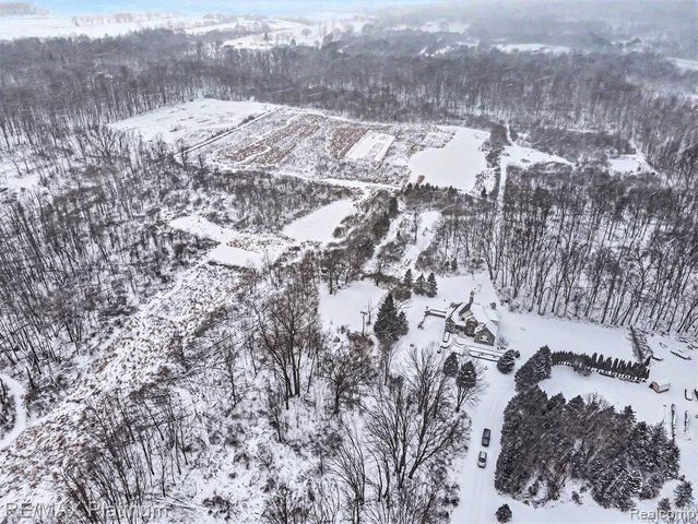 5245 Fleming Road, Fowlerville, MI 48836