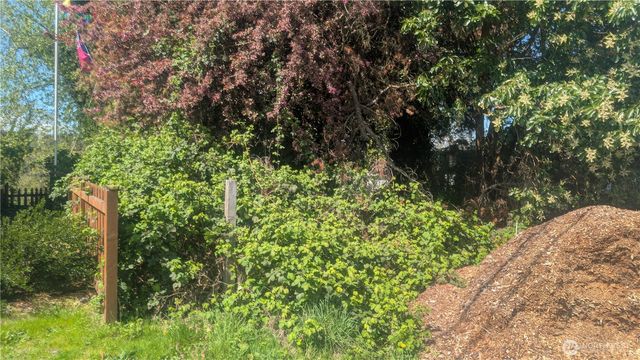 5263 21St Avenue SW, Seattle, WA 98106